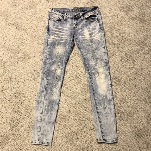 VIP Distressed Jeans ! - Picture 7 of 7